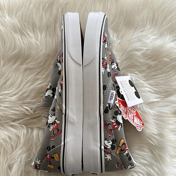 Disney x Vans | Classic Slip Ons Mickey Mouse Size 8.5 Men/10 Women NIB - Picture 8 of 10